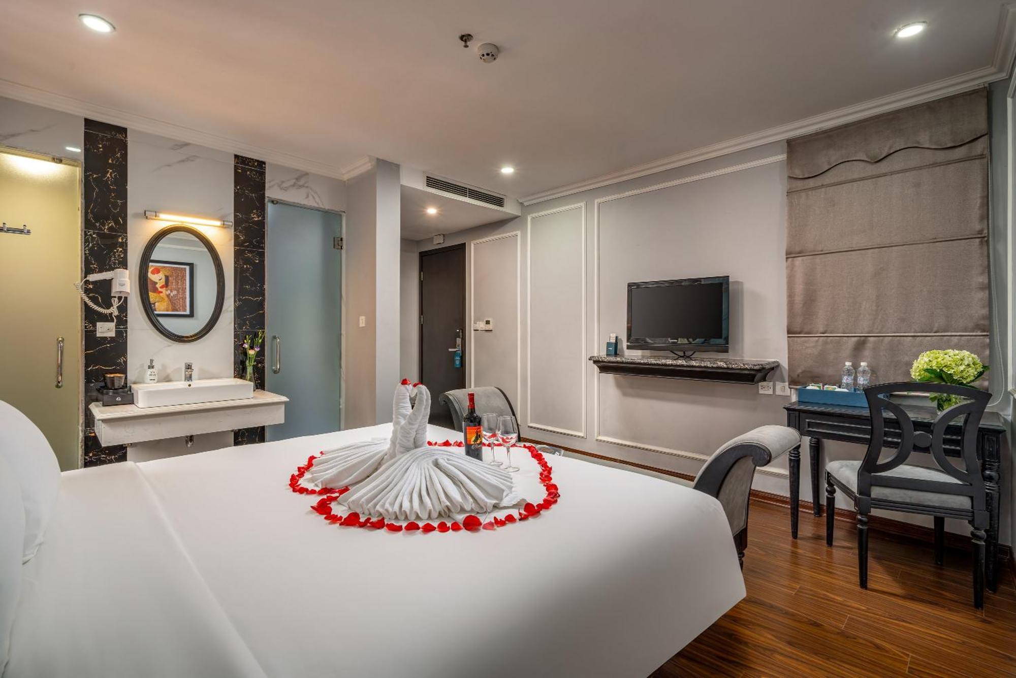 Amara Hanoi Hotel And Spa Exterior photo